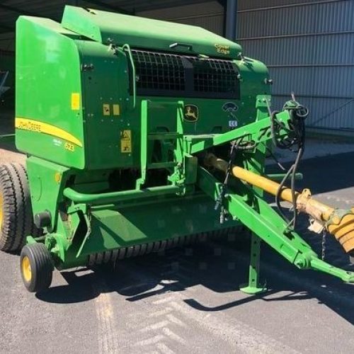 Presse à balles rondes John Deere 623