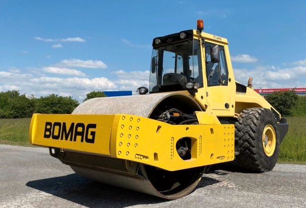 Compacteur monocylindre Bomag BW226DH-4