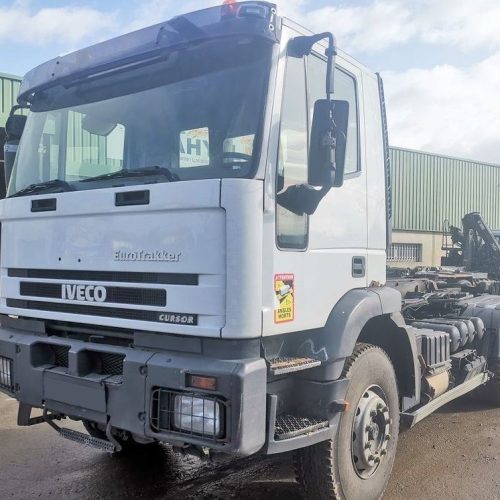 Camion Iveco EUROTRAKKER CURSOR 260E35 6×4