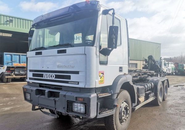 Camion Iveco EUROTRAKKER CURSOR 260E35 6x4