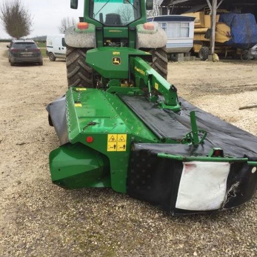 Faucheuse conditionneuse John Deere 331