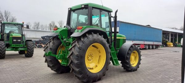 Tracteur à roues JOHN DEERE 6600