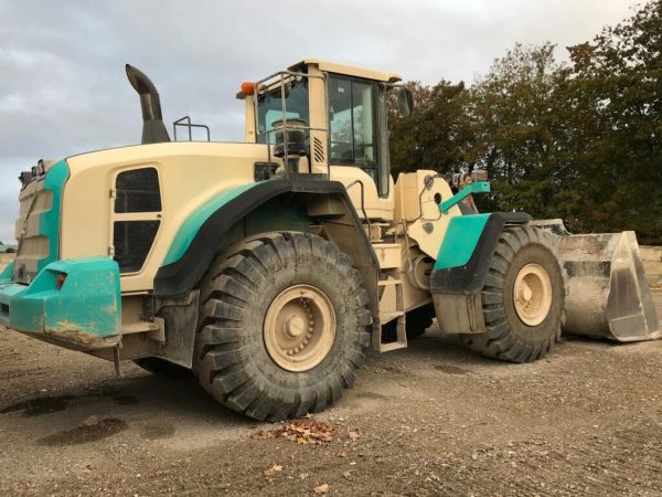 Chargeuse sur pneus VOLVO L 180 G