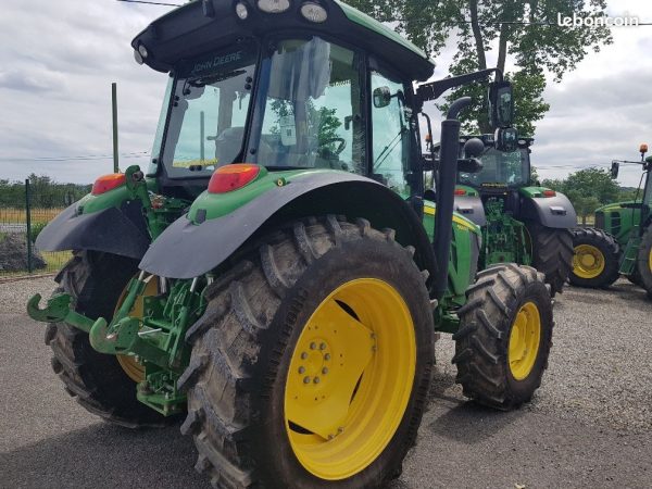 Tracteur agricole John Deere 5100R