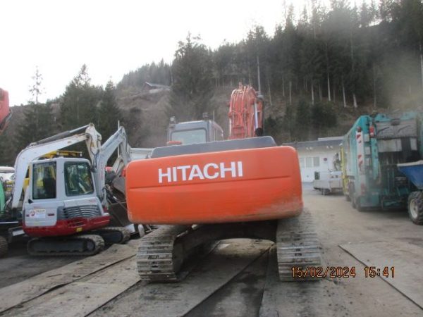 Hitachi ZX210 - Image 3