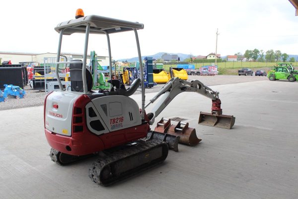 Mini pelle Takeuchi TB216 Powertilt