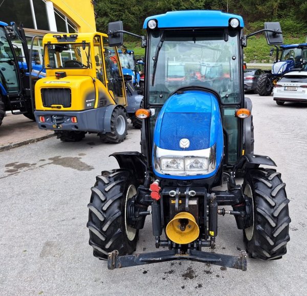 New Holland T3040