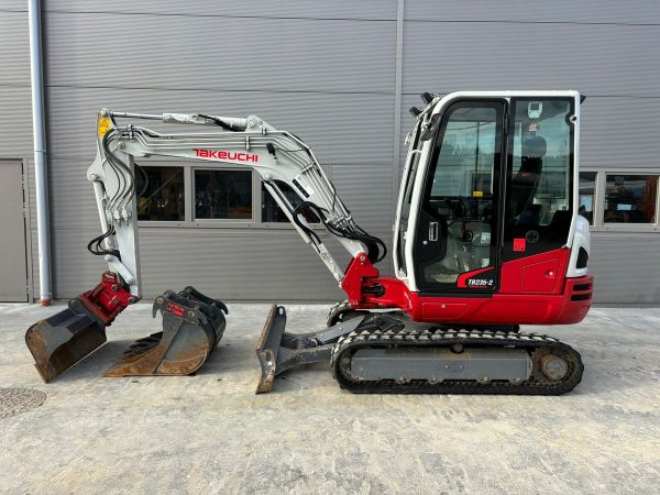 Takeuchi TB235-2 - Image 7